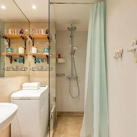 Lejlighed Tranquil Haven: Old Town Proximity *