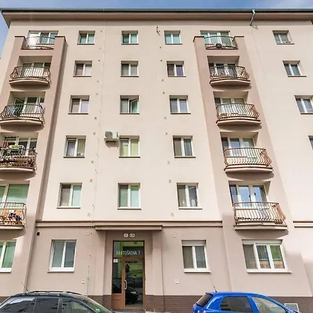 Apartment Tranquil Haven: Old Town Proximity Bratislava