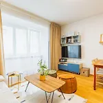 Tranquil Haven: Old Town Proximity ברטיסלאבה